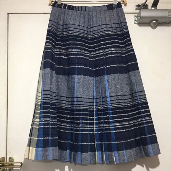 VINTAGE HIGHLAND QUEEN REVERSIBLE WOOL PLAID PLEATED SKIRTS SIZE 10 - Picture 9 of 12